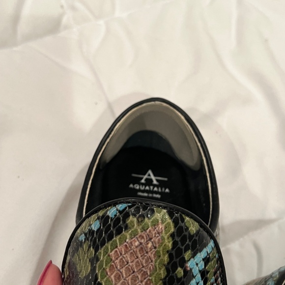 Stunning Aquatalia Snake Embossed Slip Ons - Picture 7 of 11